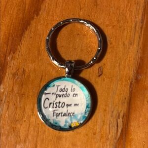 Inspirational Keychain with Spanish Quote